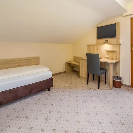 Penzion Gaestehaus Linsinger 3*