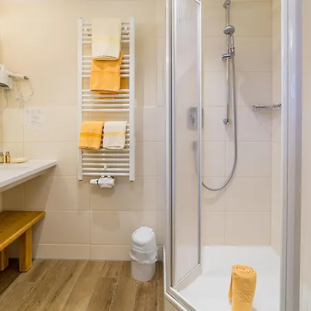 Gaestehaus Linsinger 게스트하우스 바트비제