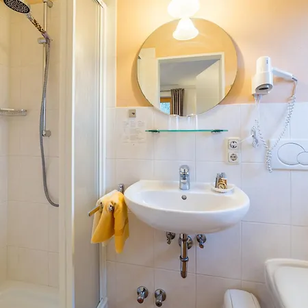 Gaestehaus Linsinger 게스트하우스